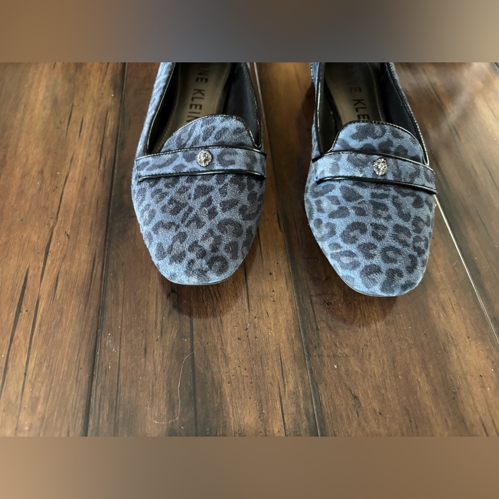 Anne Klein Flats with Sleek Design - Picture 2 of 7